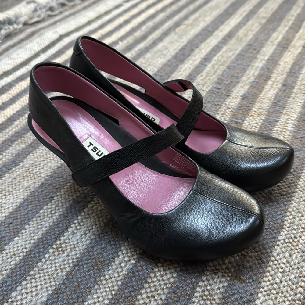 Black leather Tsubo heels